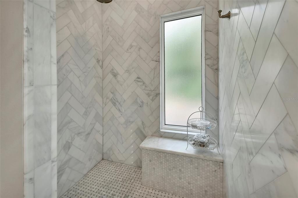 En Venta: $699,900 (3 camas, 3 baños, 2936 Pies cuadrados)