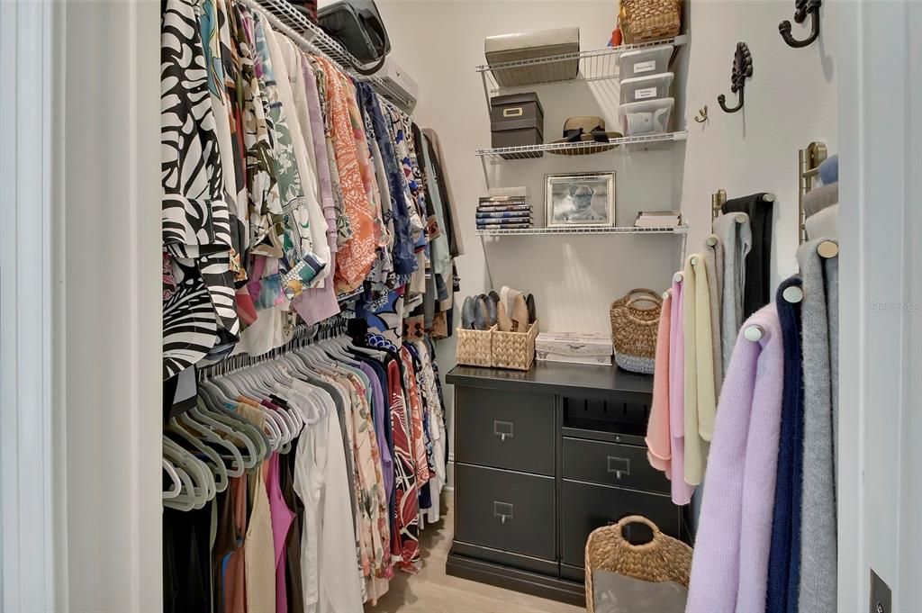 En Venta: $699,900 (3 camas, 3 baños, 2936 Pies cuadrados)