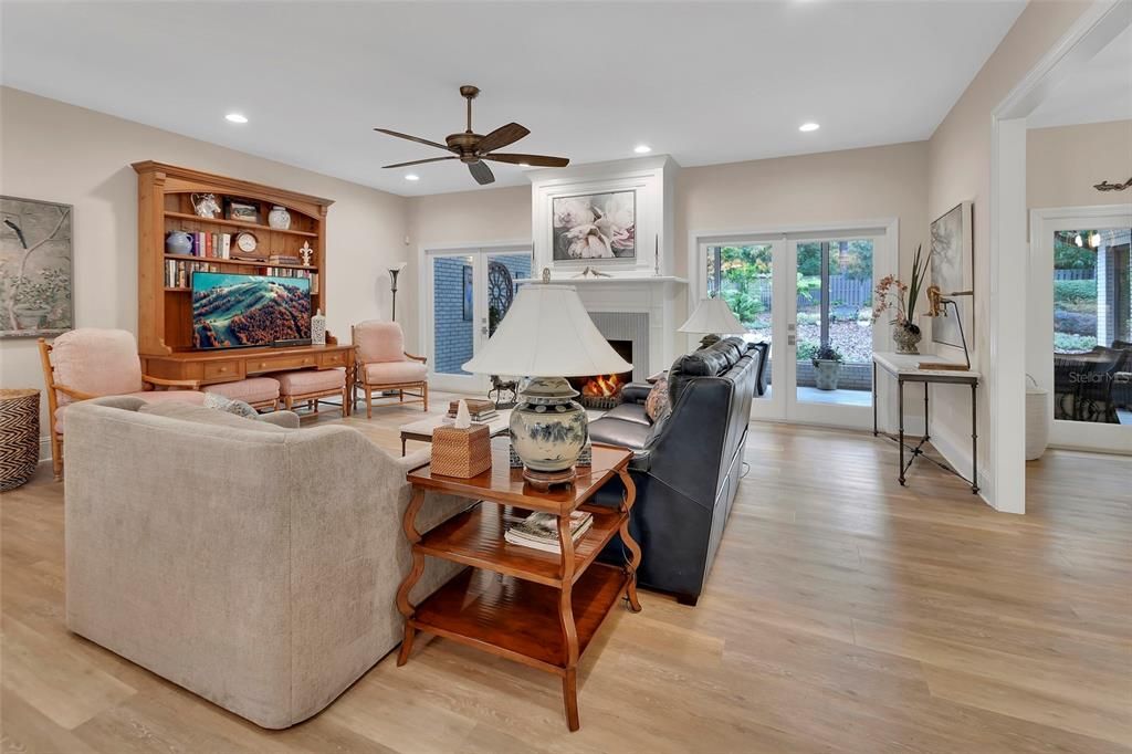 En Venta: $699,900 (3 camas, 3 baños, 2936 Pies cuadrados)