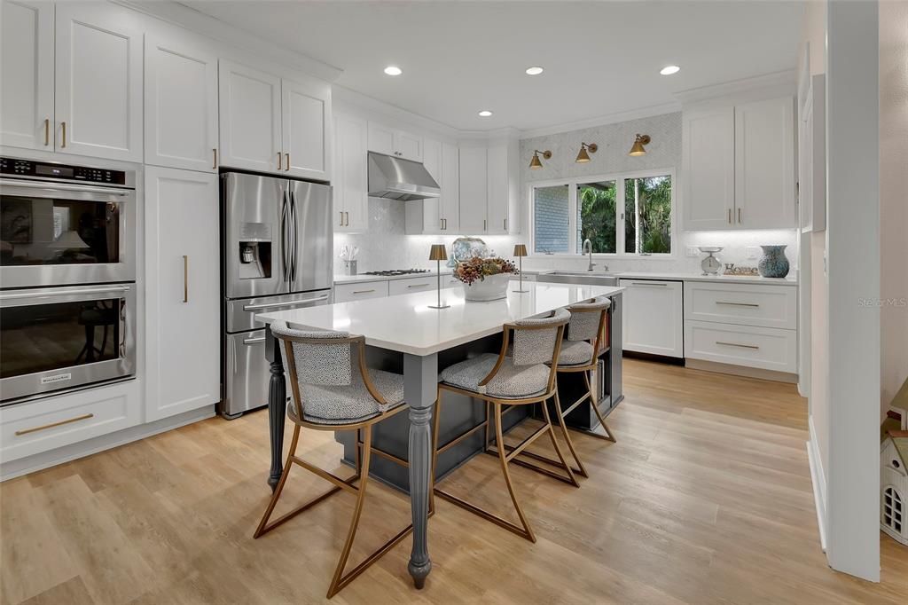 En Venta: $699,900 (3 camas, 3 baños, 2936 Pies cuadrados)