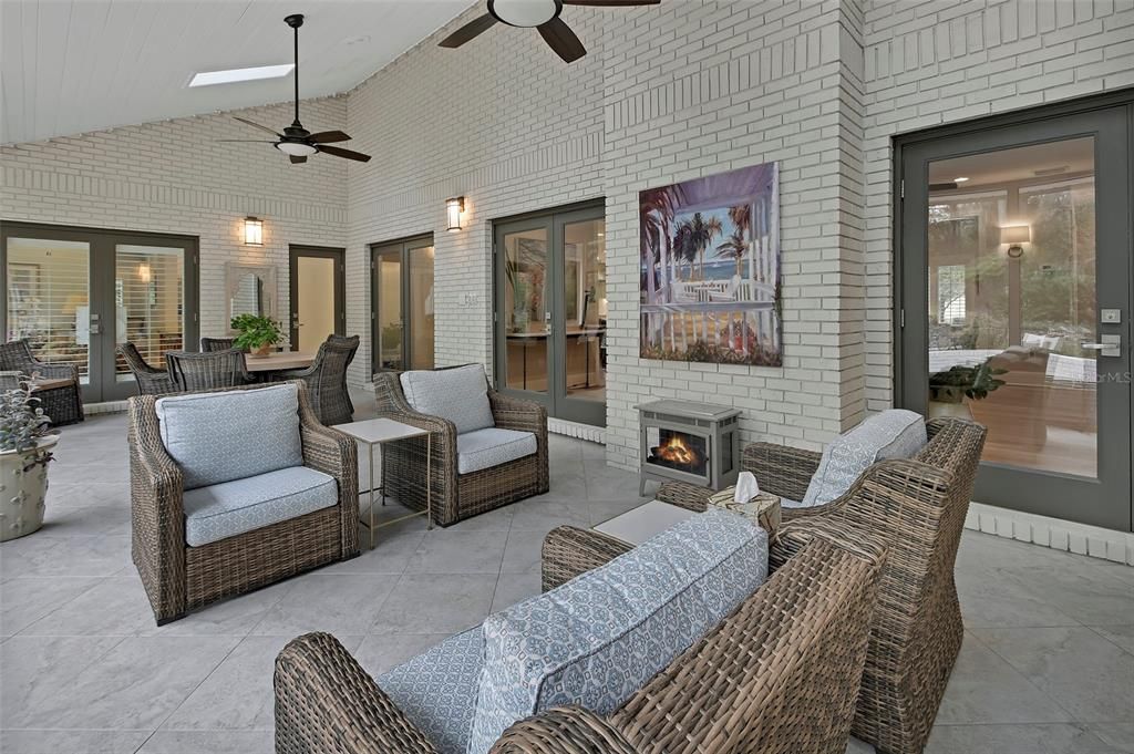 En Venta: $699,900 (3 camas, 3 baños, 2936 Pies cuadrados)