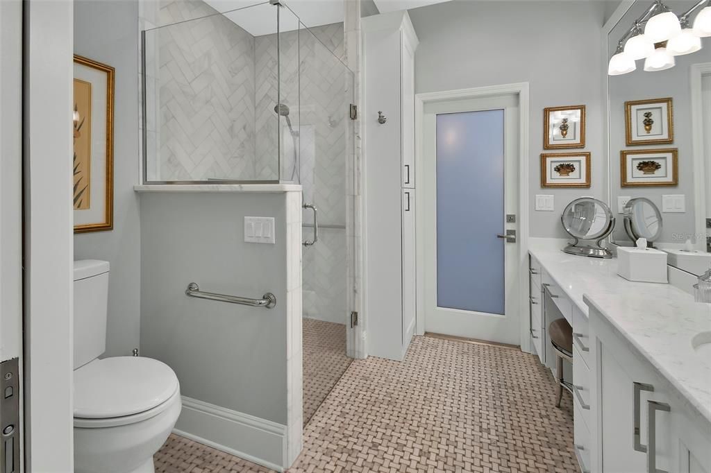 En Venta: $699,900 (3 camas, 3 baños, 2936 Pies cuadrados)