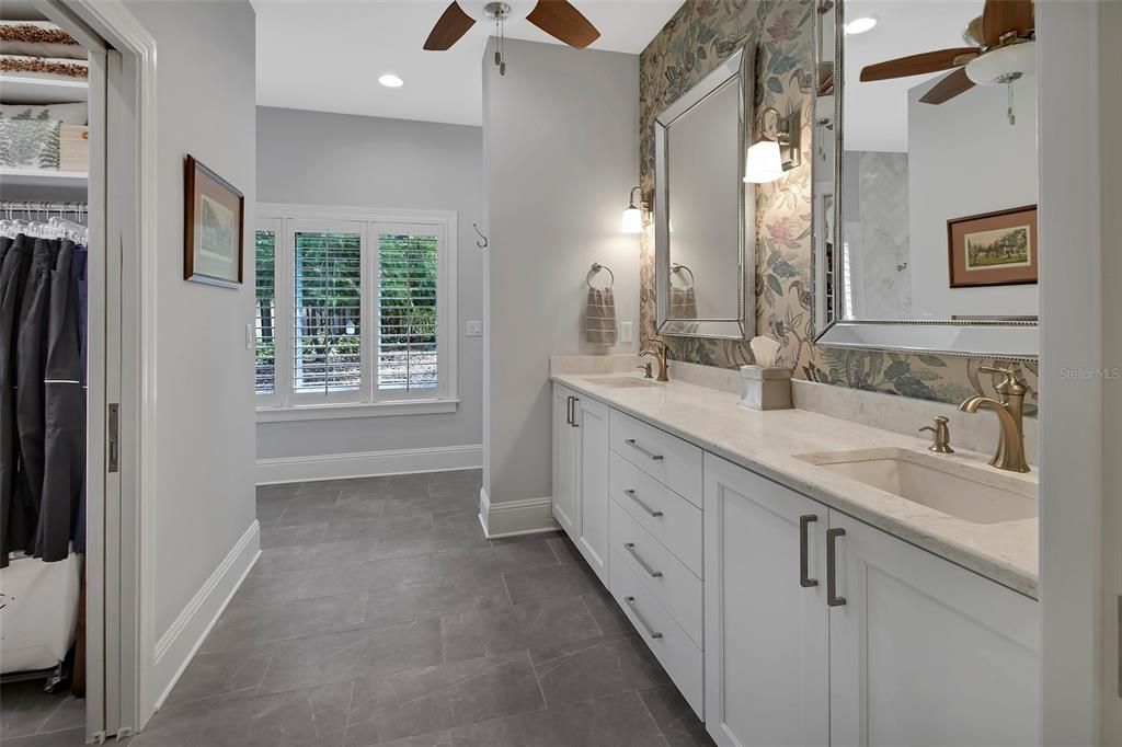 En Venta: $699,900 (3 camas, 3 baños, 2936 Pies cuadrados)