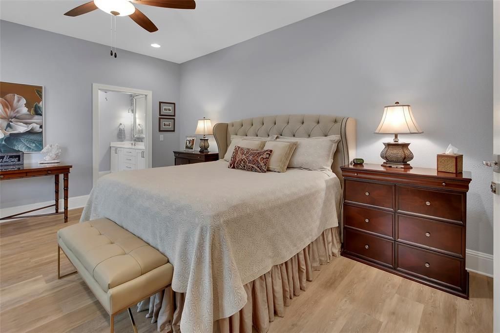 En Venta: $699,900 (3 camas, 3 baños, 2936 Pies cuadrados)