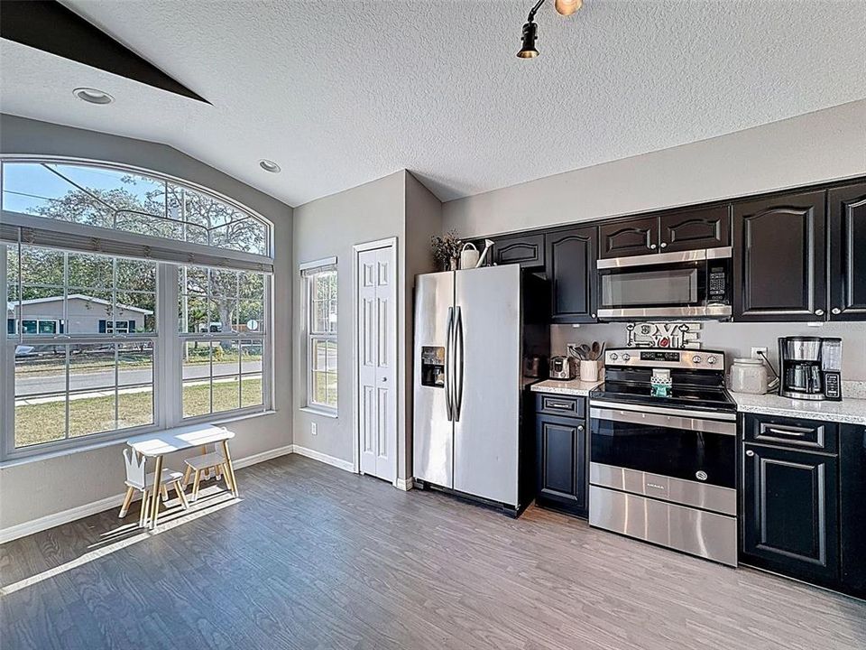 En Venta: $335,000 (3 camas, 2 baños, 1413 Pies cuadrados)