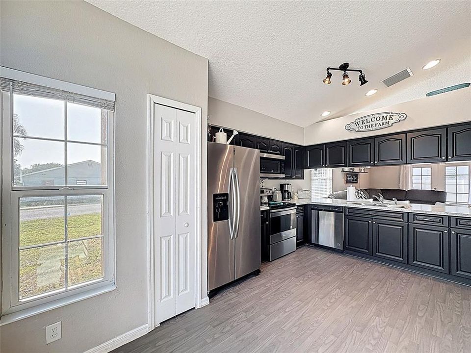 En Venta: $335,000 (3 camas, 2 baños, 1413 Pies cuadrados)