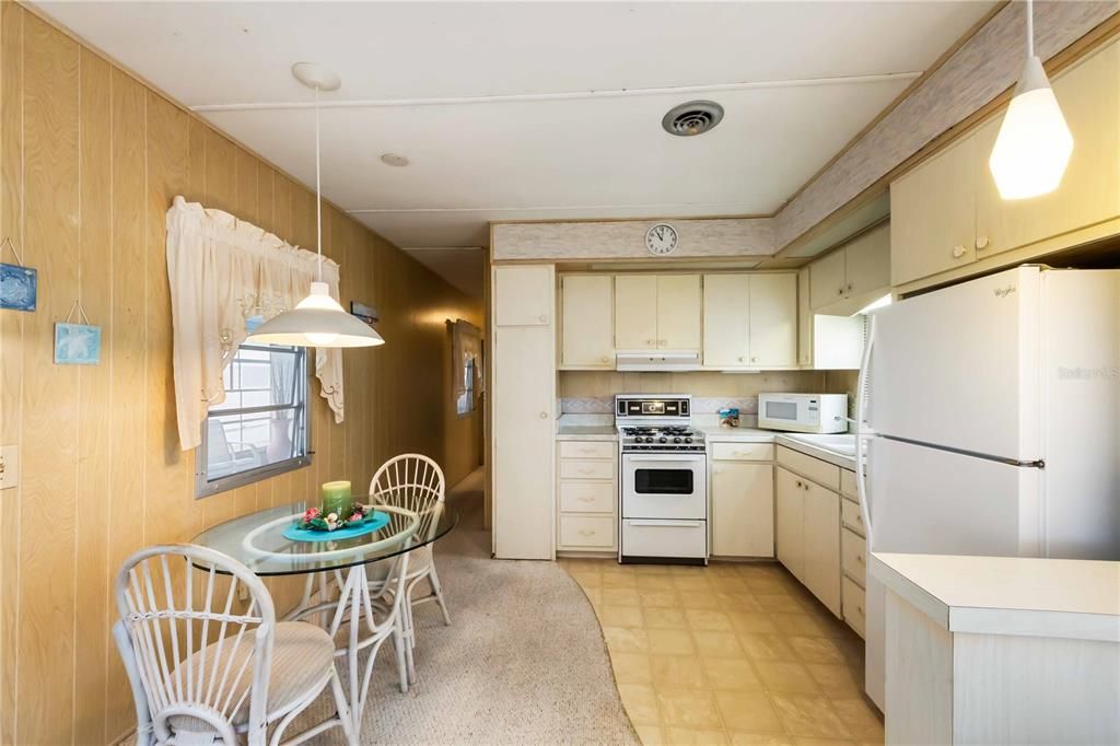 На продажу: $90,000 (2 спален, 1 ванн, 624 Квадратных фут)