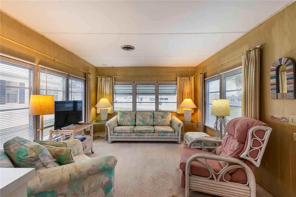 На продажу: $90,000 (2 спален, 1 ванн, 624 Квадратных фут)