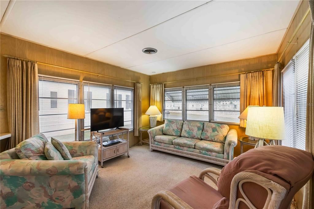 На продажу: $90,000 (2 спален, 1 ванн, 624 Квадратных фут)