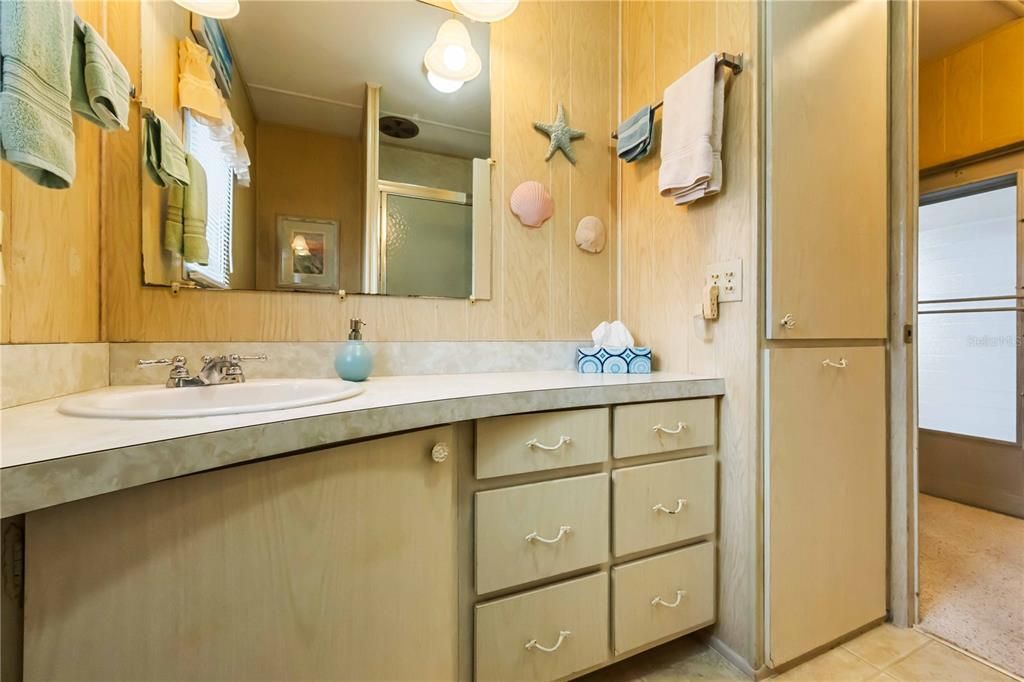 На продажу: $90,000 (2 спален, 1 ванн, 624 Квадратных фут)