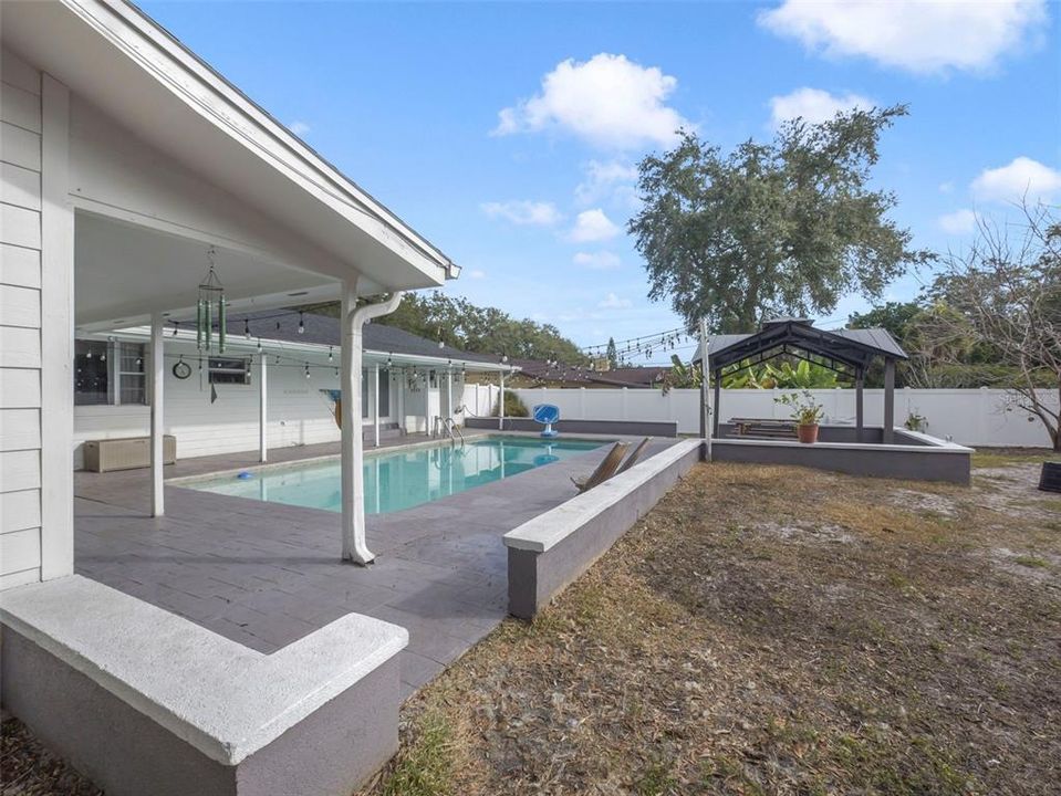 На продажу: $515,000 (4 спален, 2 ванн, 2036 Квадратных фут)