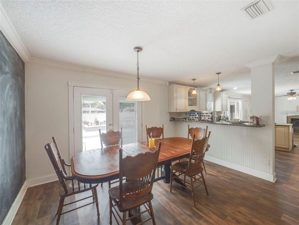 На продажу: $515,000 (4 спален, 2 ванн, 2036 Квадратных фут)