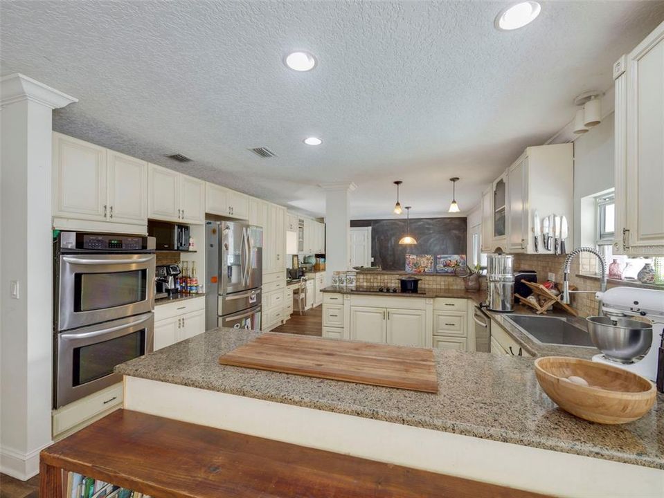 На продажу: $515,000 (4 спален, 2 ванн, 2036 Квадратных фут)