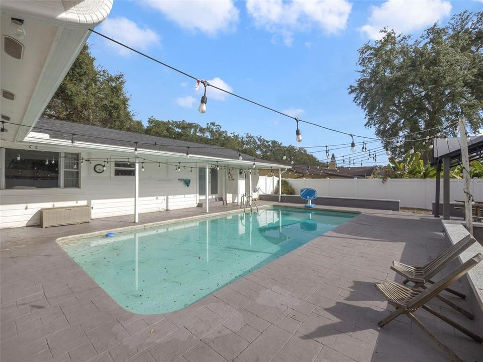 На продажу: $515,000 (4 спален, 2 ванн, 2036 Квадратных фут)