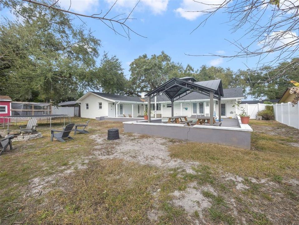 На продажу: $515,000 (4 спален, 2 ванн, 2036 Квадратных фут)