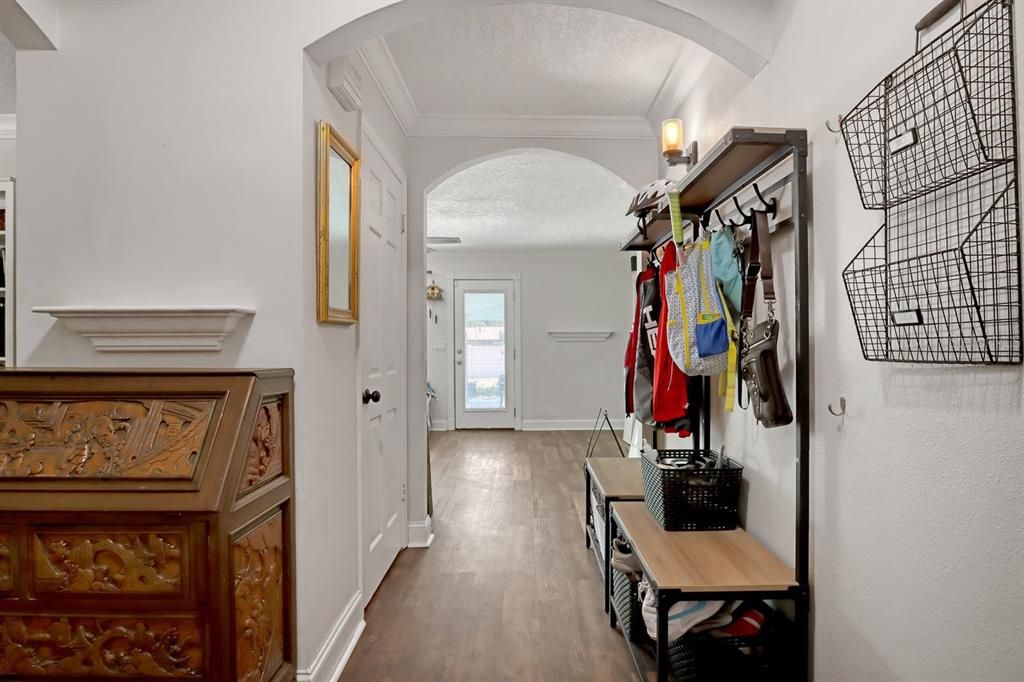 En Venta: $520,000 (4 camas, 2 baños, 2036 Pies cuadrados)