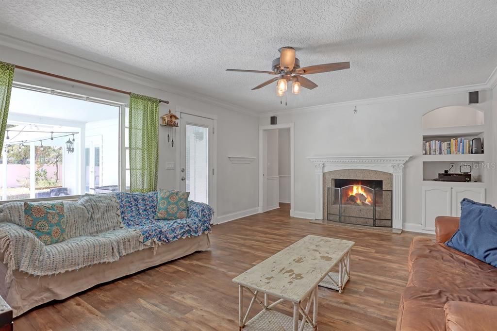 En Venta: $520,000 (4 camas, 2 baños, 2036 Pies cuadrados)