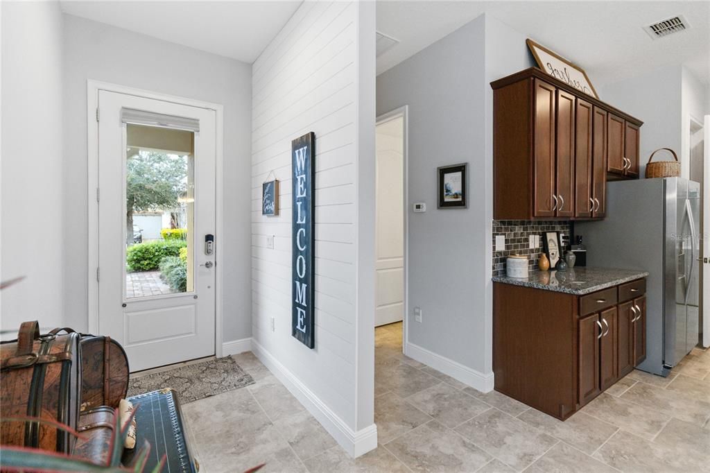 For Sale: $300,000 (2 beds, 2 baths, 1351 Square Feet)