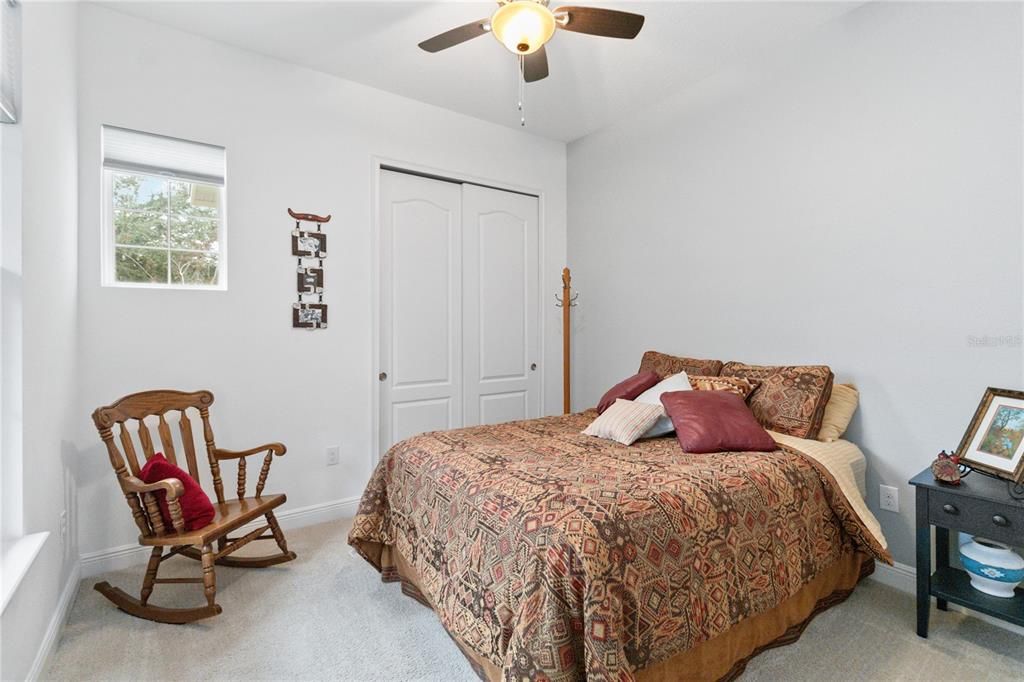 For Sale: $300,000 (2 beds, 2 baths, 1351 Square Feet)