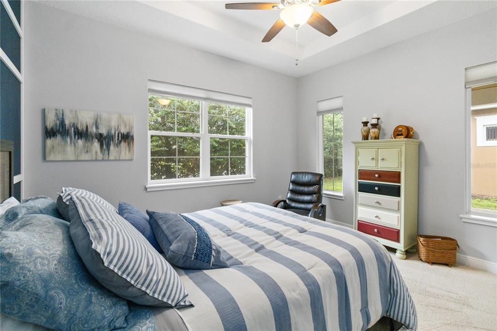 For Sale: $300,000 (2 beds, 2 baths, 1351 Square Feet)