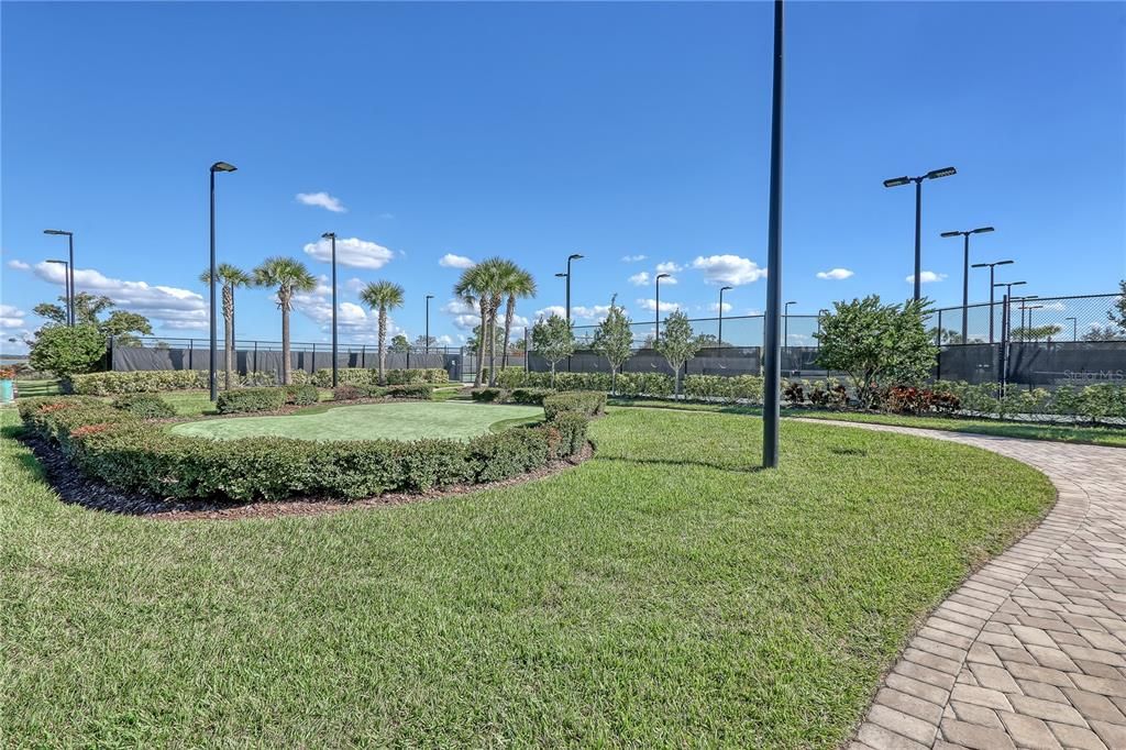 For Sale: $300,000 (2 beds, 2 baths, 1351 Square Feet)