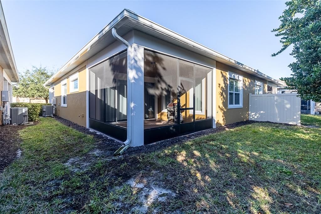 For Sale: $300,000 (2 beds, 2 baths, 1351 Square Feet)