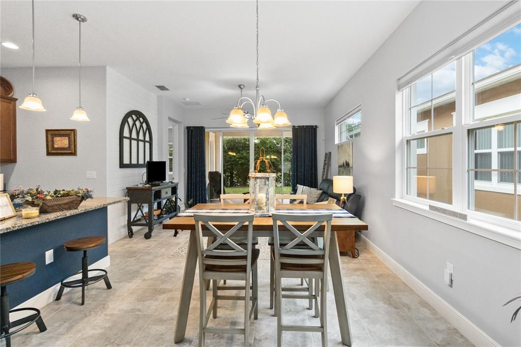 For Sale: $300,000 (2 beds, 2 baths, 1351 Square Feet)