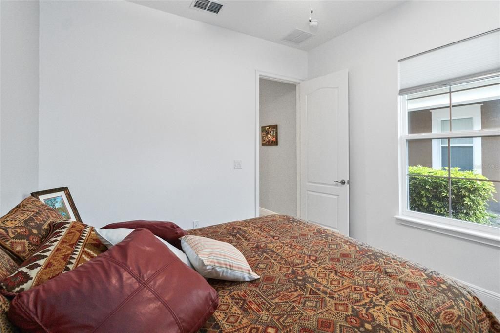 For Sale: $300,000 (2 beds, 2 baths, 1351 Square Feet)