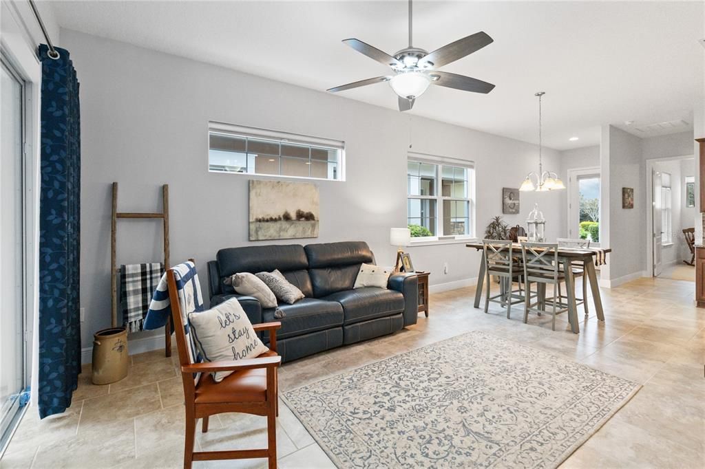 For Sale: $300,000 (2 beds, 2 baths, 1351 Square Feet)