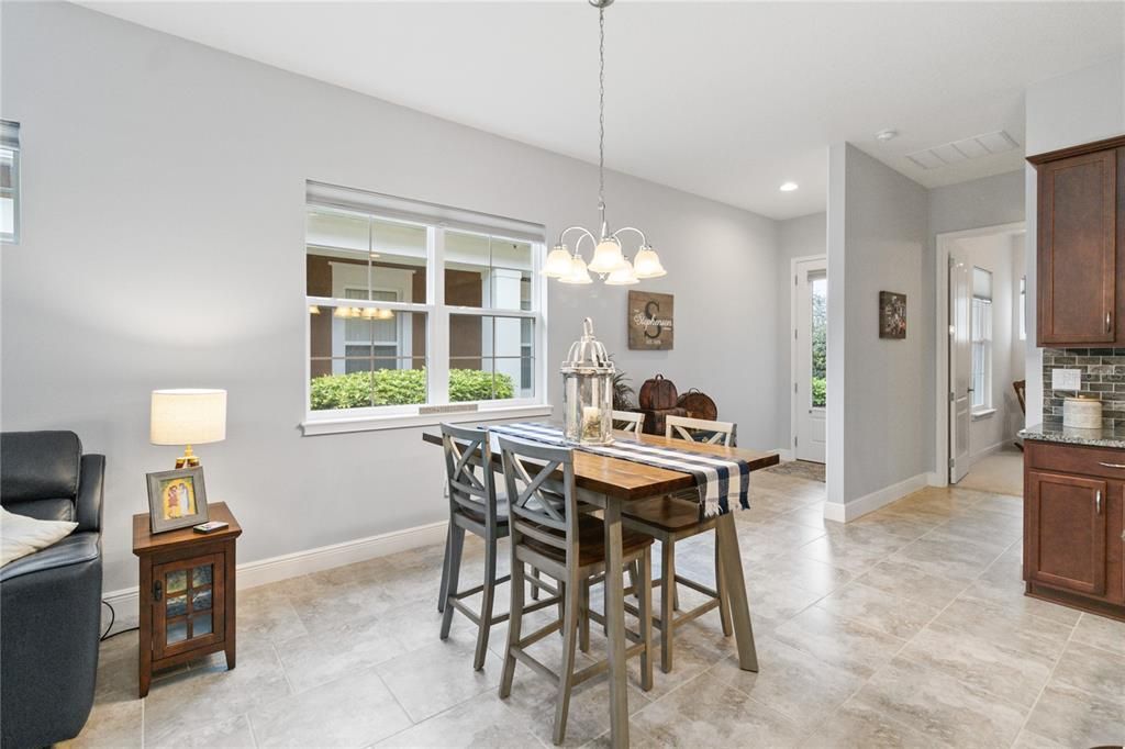 For Sale: $300,000 (2 beds, 2 baths, 1351 Square Feet)