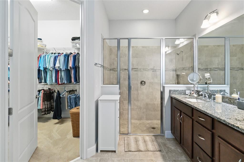 For Sale: $300,000 (2 beds, 2 baths, 1351 Square Feet)