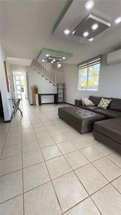 待售: $350,000 (3 贝兹, 2 浴室, 1668 平方英尺)