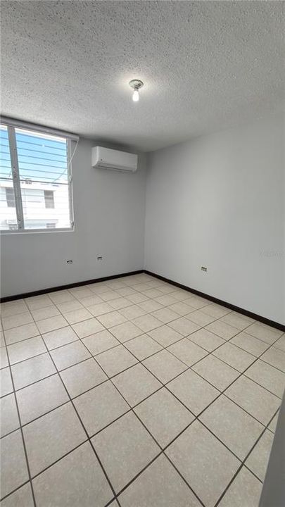 待售: $350,000 (3 贝兹, 2 浴室, 1668 平方英尺)