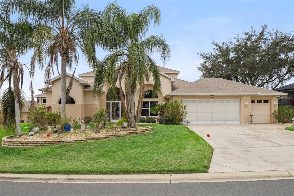 En Venta: $460,000 (4 camas, 2 baños, 3136 Pies cuadrados)