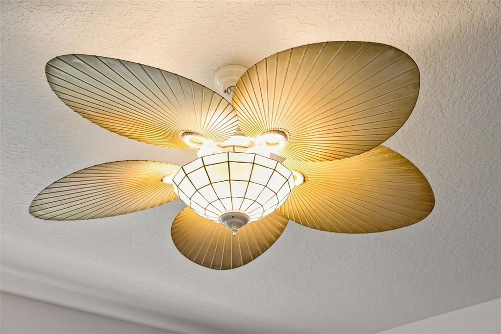 En Venta: $460,000 (4 camas, 2 baños, 3136 Pies cuadrados)