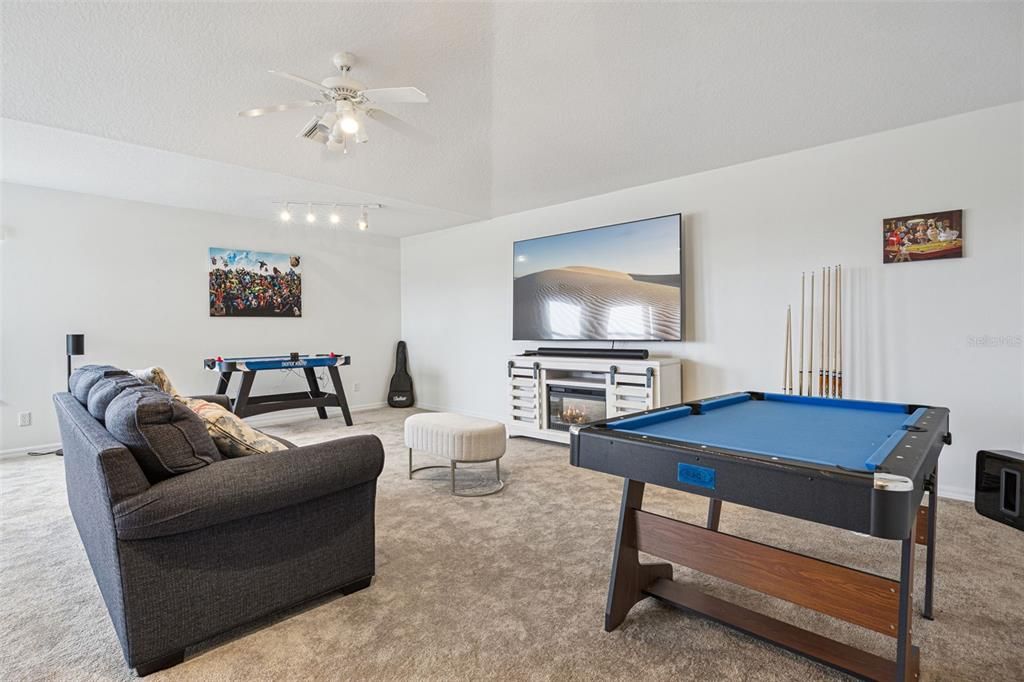 En Venta: $460,000 (4 camas, 2 baños, 3136 Pies cuadrados)