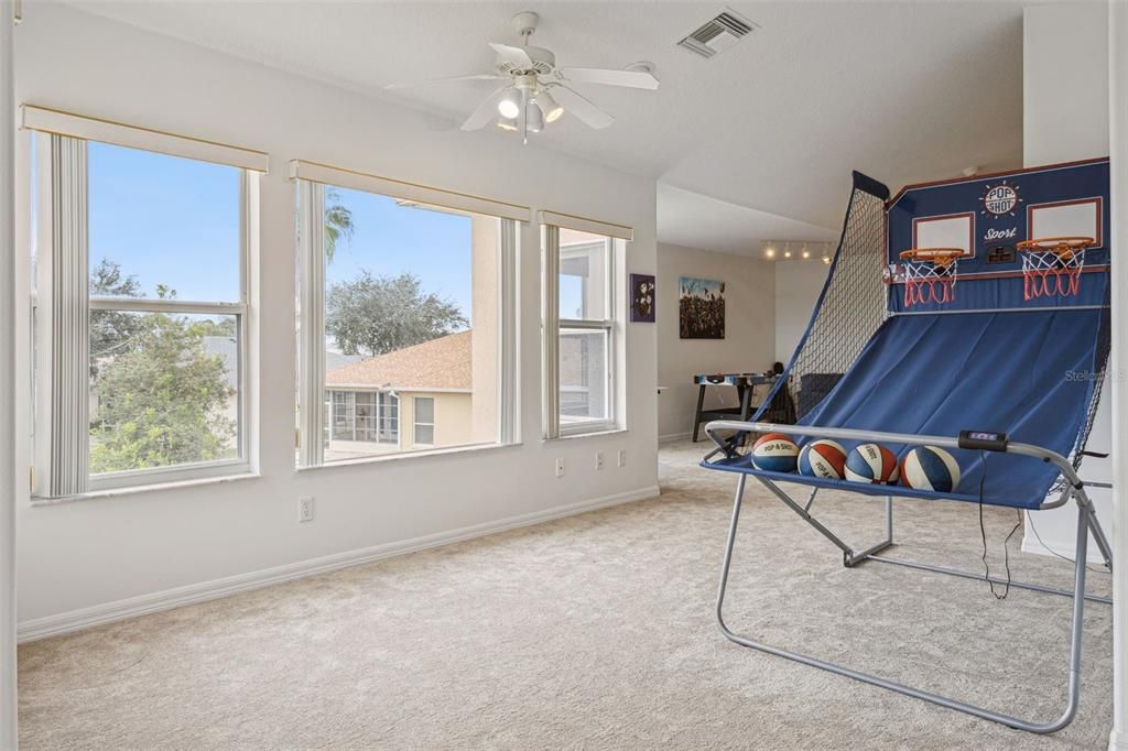 En Venta: $460,000 (4 camas, 2 baños, 3136 Pies cuadrados)