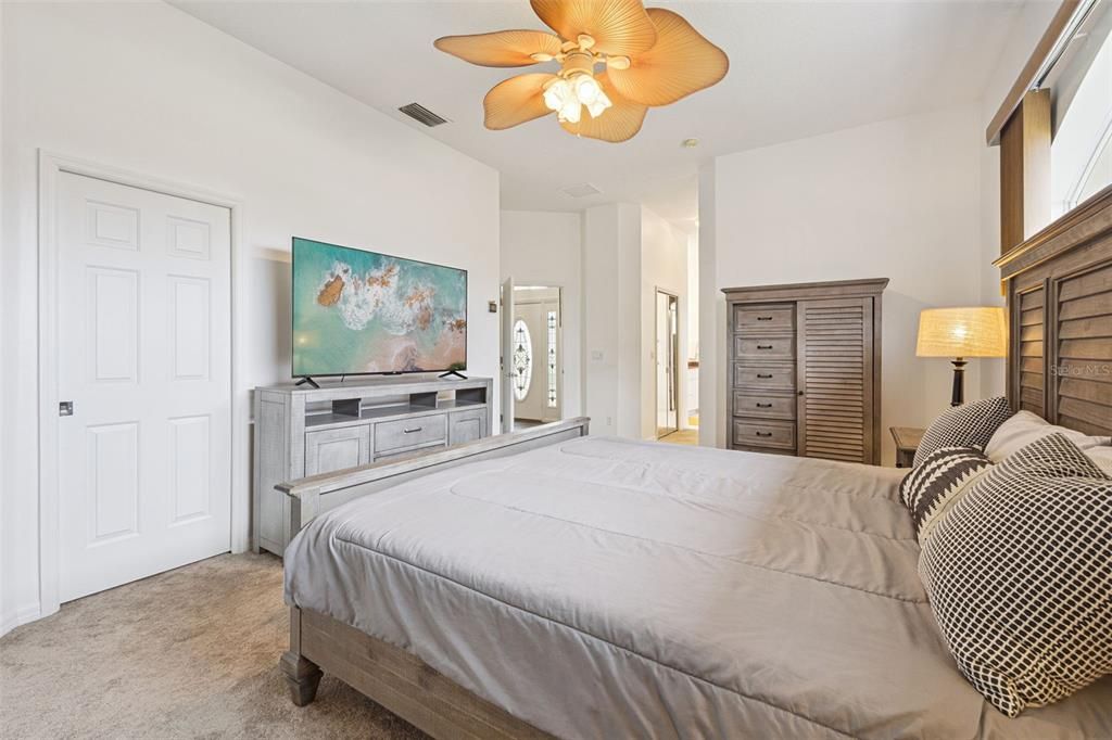 En Venta: $460,000 (4 camas, 2 baños, 3136 Pies cuadrados)