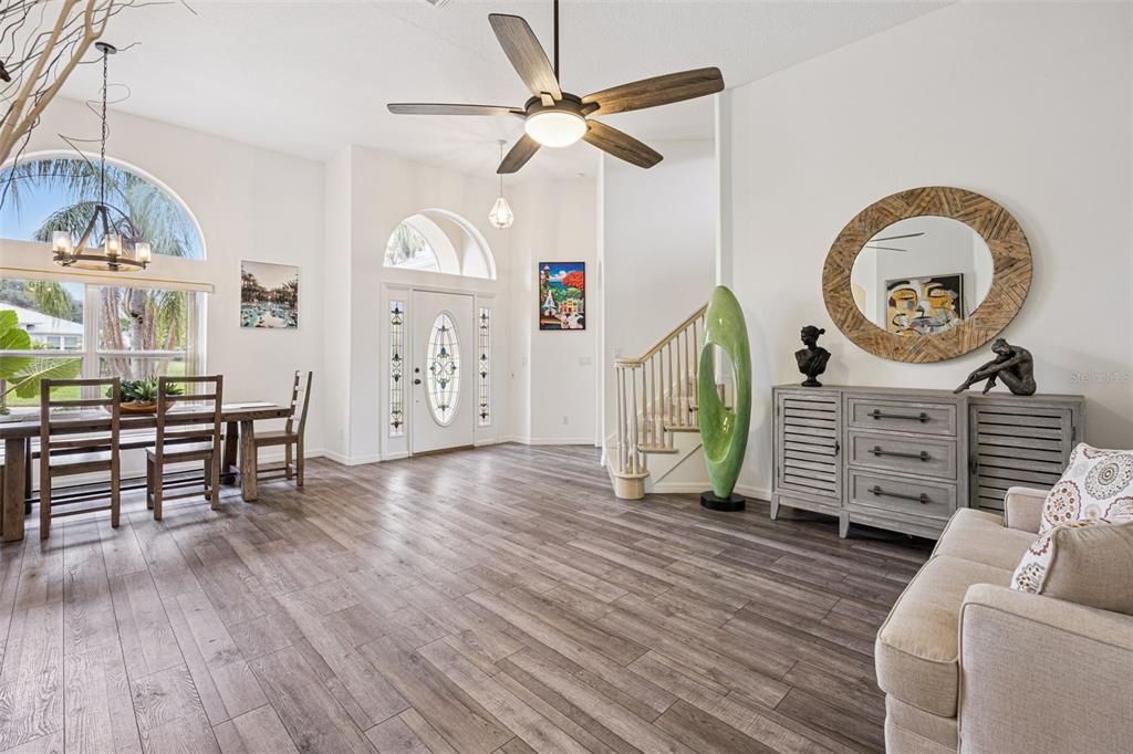 En Venta: $460,000 (4 camas, 2 baños, 3136 Pies cuadrados)