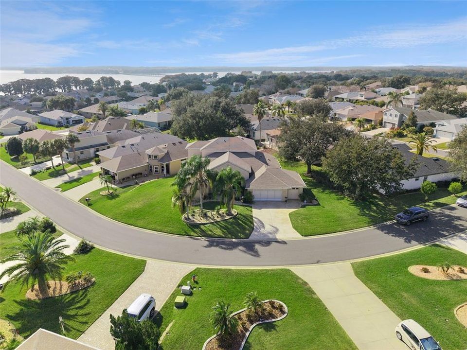 En Venta: $460,000 (4 camas, 2 baños, 3136 Pies cuadrados)