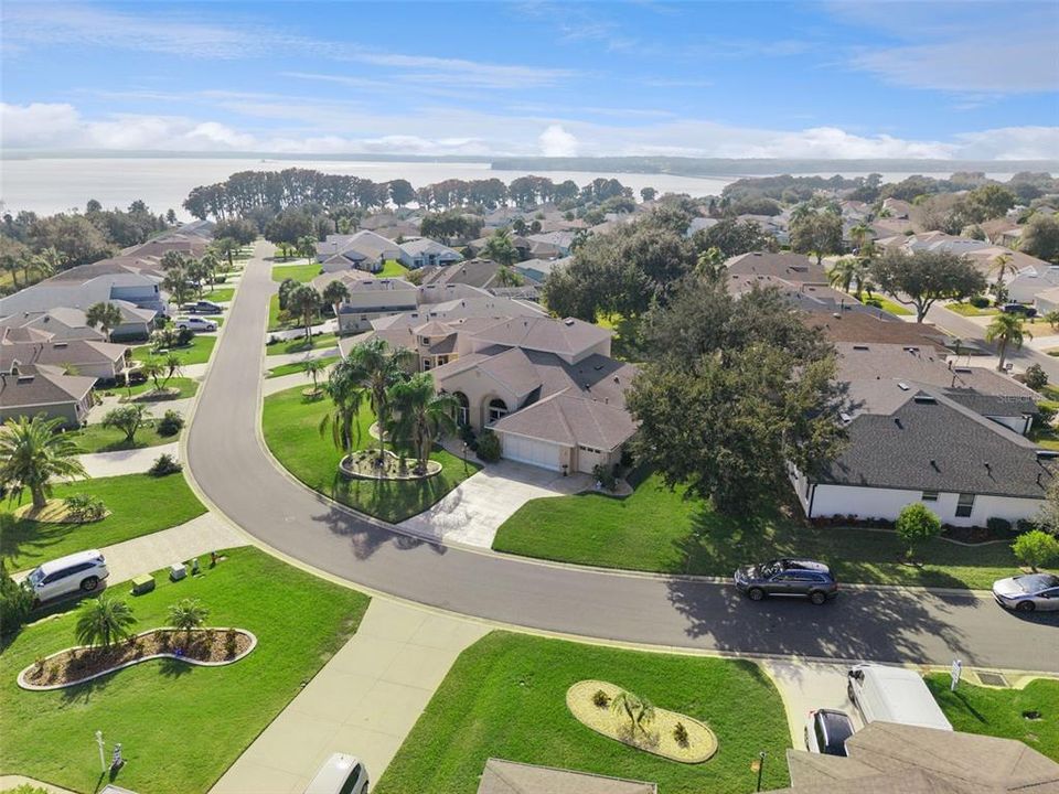 En Venta: $460,000 (4 camas, 2 baños, 3136 Pies cuadrados)