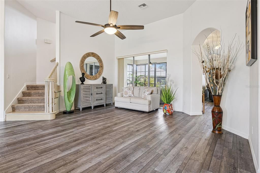 En Venta: $460,000 (4 camas, 2 baños, 3136 Pies cuadrados)