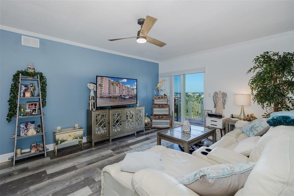 En Venta: $345,000 (3 camas, 2 baños, 1525 Pies cuadrados)