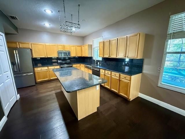 待售: $509,900 (5 贝兹, 3 浴室, 2469 平方英尺)