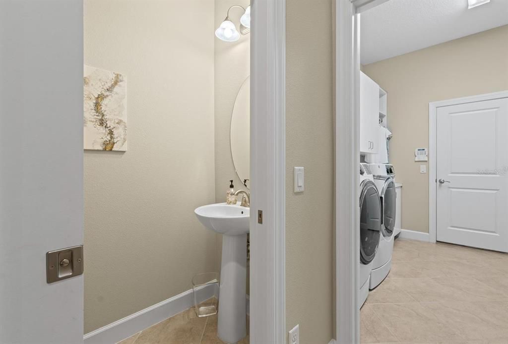 For Rent: $3,000 (2 beds, 2 baths, 2132 Square Feet)