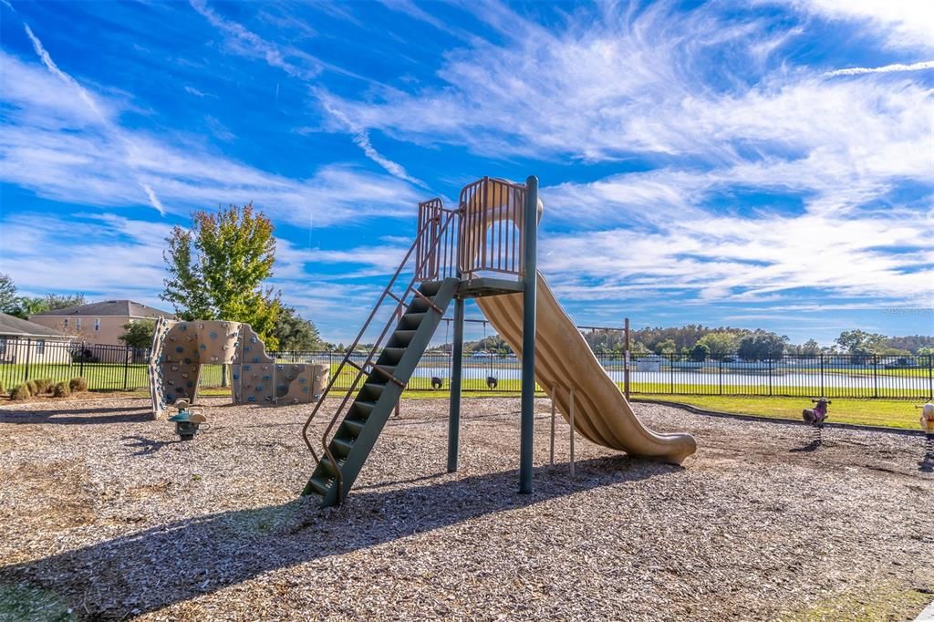 For Sale: $535,000 (3 beds, 2 baths, 2562 Square Feet)