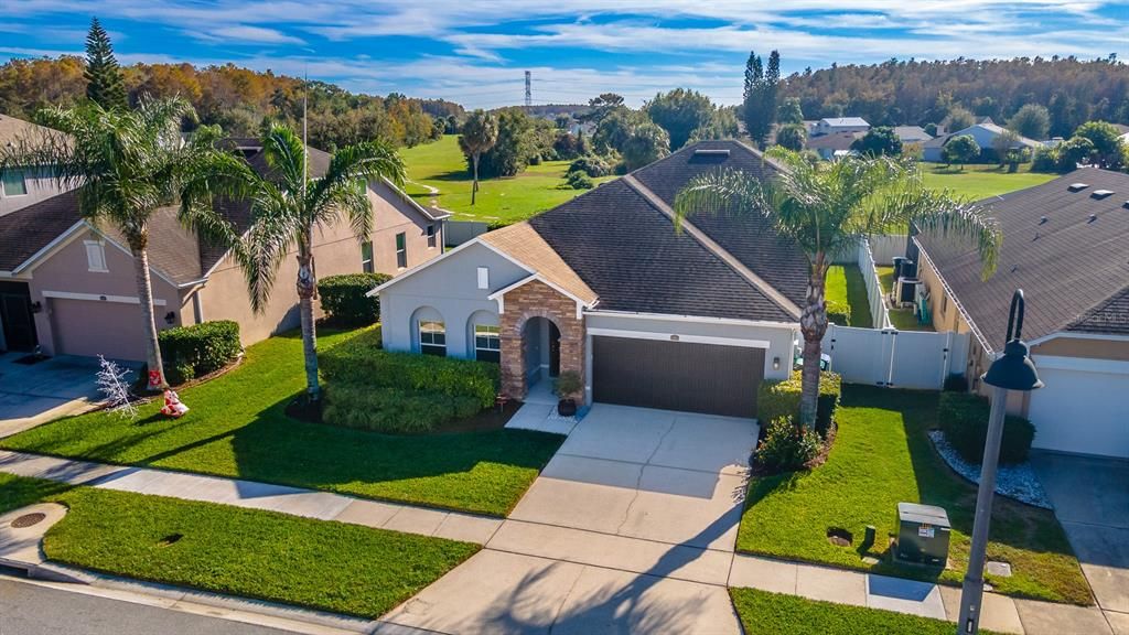 Под контрактом: $535,000 (3 спален, 2 ванн, 2562 Квадратных фут)