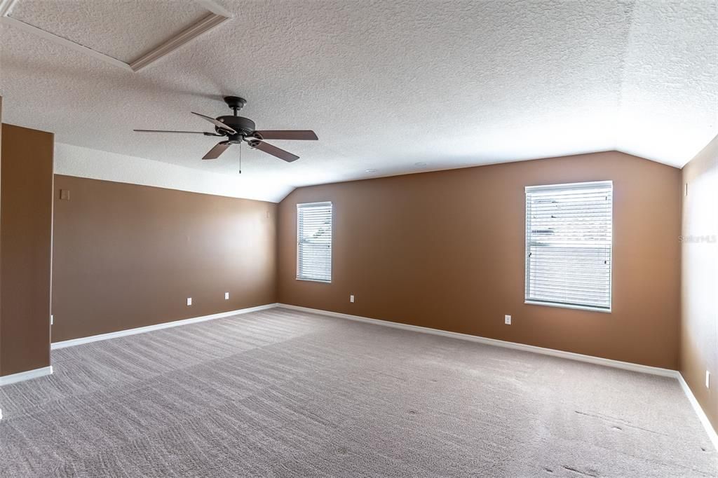 For Sale: $535,000 (3 beds, 2 baths, 2562 Square Feet)