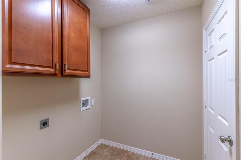 For Sale: $535,000 (3 beds, 2 baths, 2562 Square Feet)