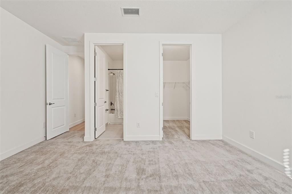 В аренду: $6,500 (4 спален, 4 ванн, 4024 Квадратных фут)